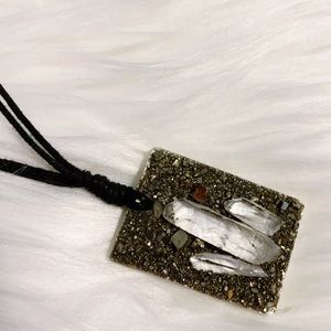 Handmade African white quartz bronze neckl…